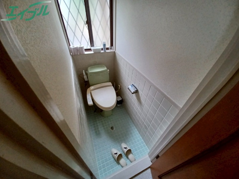 トイレ　残置物は撤去予定です