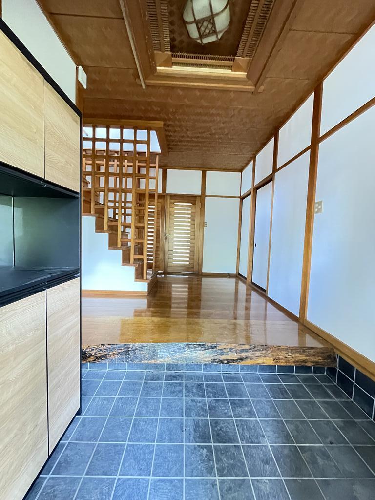 鶴が谷町貸住宅の玄関写真