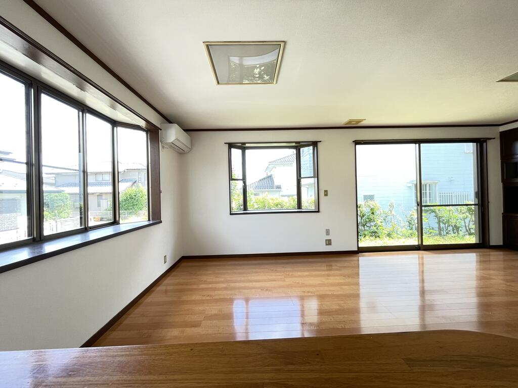 鶴が谷町貸住宅の居間写真