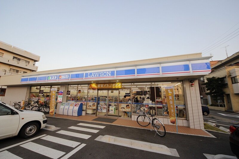 コンビニ　ローソン川名駅前店（コンビニ）まで120m