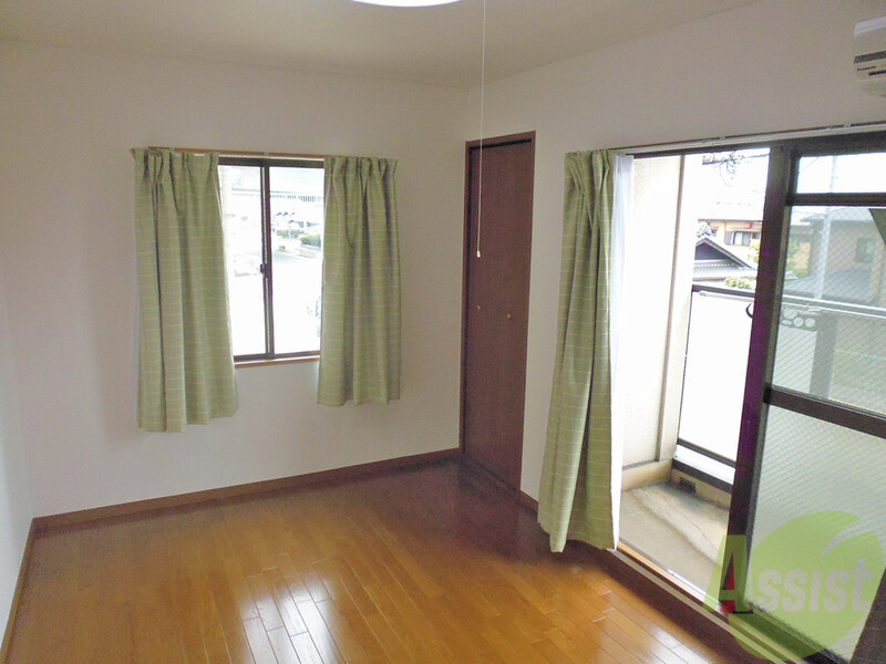 居室・リビング　２面採光で明るく風通しの良いお部屋です。爽やかですよ～