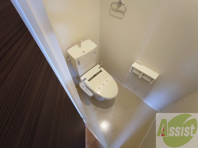 トイレ　こちらはトイレです。清潔感があり、安心して使用できます。