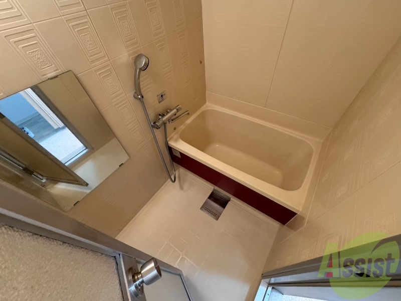 バス・シャワールーム　ユニットバスです。疲れを癒すのに欠かせませんね！