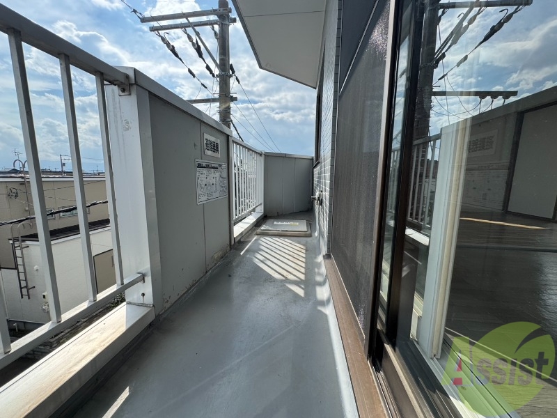 バルコニー　バルコニーが付いていますので一息ついてみてはいかがですか。