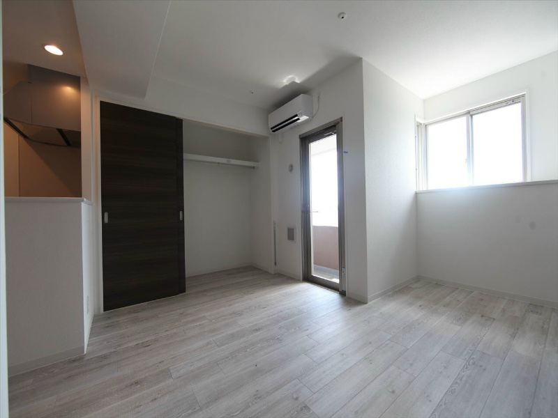 居室・リビング　洋室10.6帖　クローゼット付（収納充実してます）