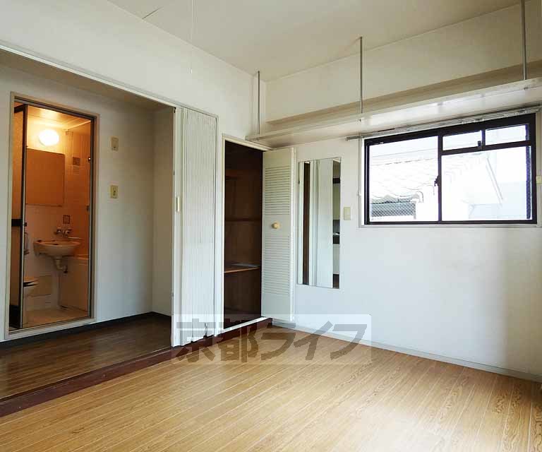 居室・リビング　ピカピカなお部屋です・