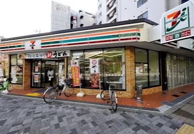コンビニ　セブンイレブン東三国御堂筋店（コンビニ）まで517m