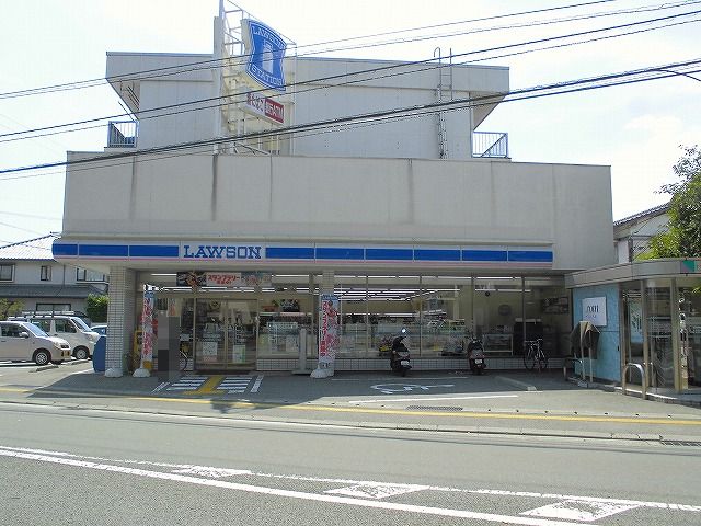コンビニ　ローソン 高知秦南店（コンビニ）まで329m