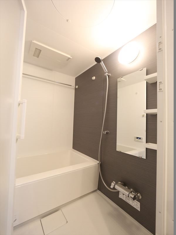 バス・シャワールーム　オートバス　追い焚き　浴室暖房乾燥機付バスルーム