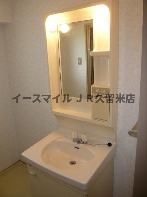 洗面設備　独立洗面台で身支度をすべて済ませてしまいましょう