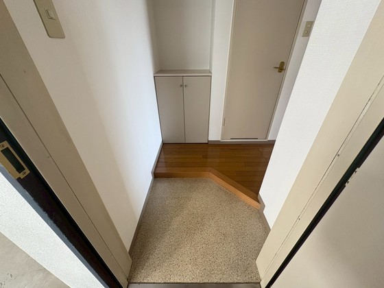 玄関　※別部屋の写真です