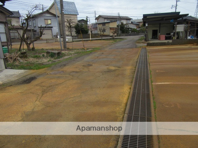 その他　前面道路（その他）まで0m
