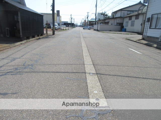 その他　前面道路（その他）まで0m