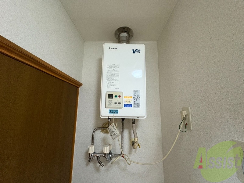 その他設備　給湯器です。操作しやすいパネルになってます。