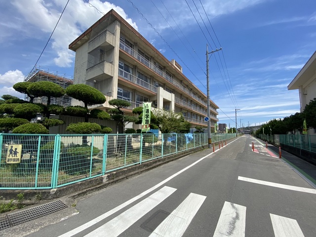 小学校　福山市立新涯小学校（小学校）まで567m