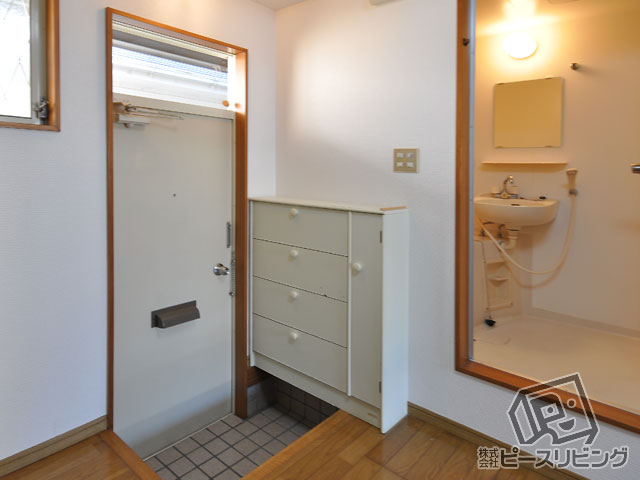 玄関　ハイツしらゆり ※同タイプの室内写真です