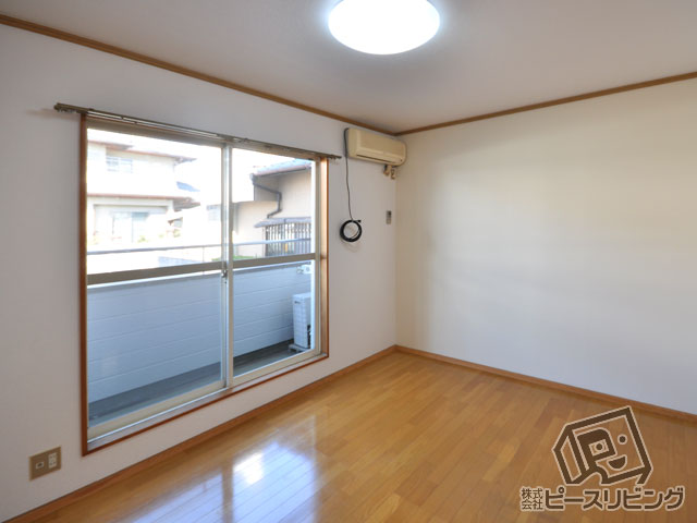 居室・リビング　ハイツしらゆり ※同タイプの室内写真です