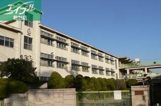 小学校　倉敷市立万寿東小学校（小学校）まで548m