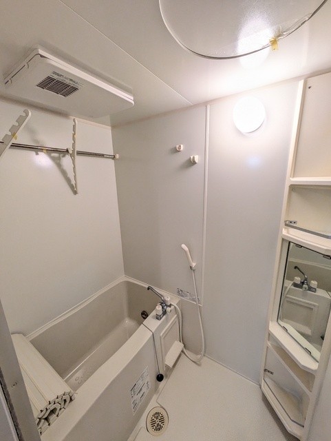 バス・シャワールーム　※クリーニング前の写真です