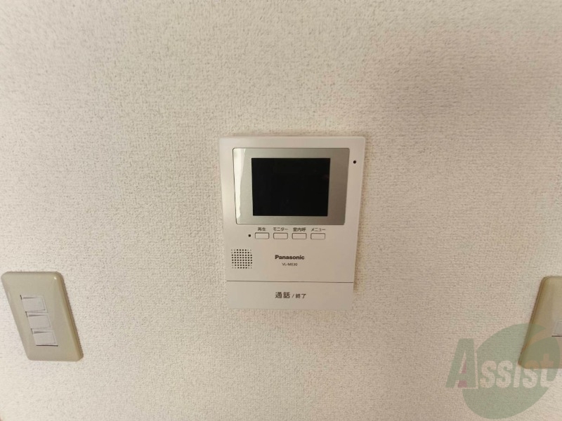 セキュリティ　ＴＶモニター付インターホンです。来客者の顔が見えるので安心！