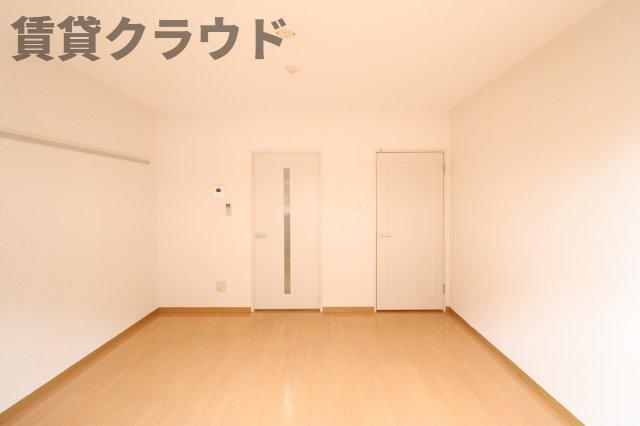 居室・リビング　こちらのリビングで趣味の時間をお楽しみください