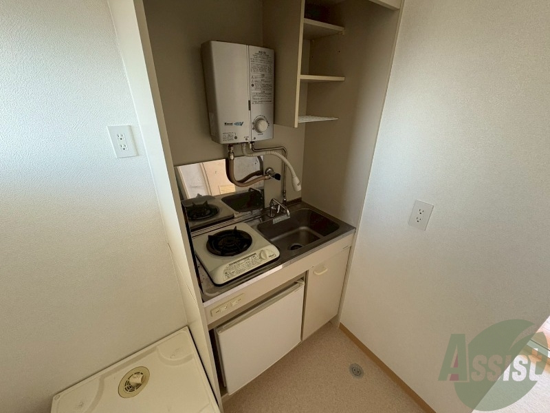 キッチン　こちらはキッチンになります。ガスコンロ１口付です。