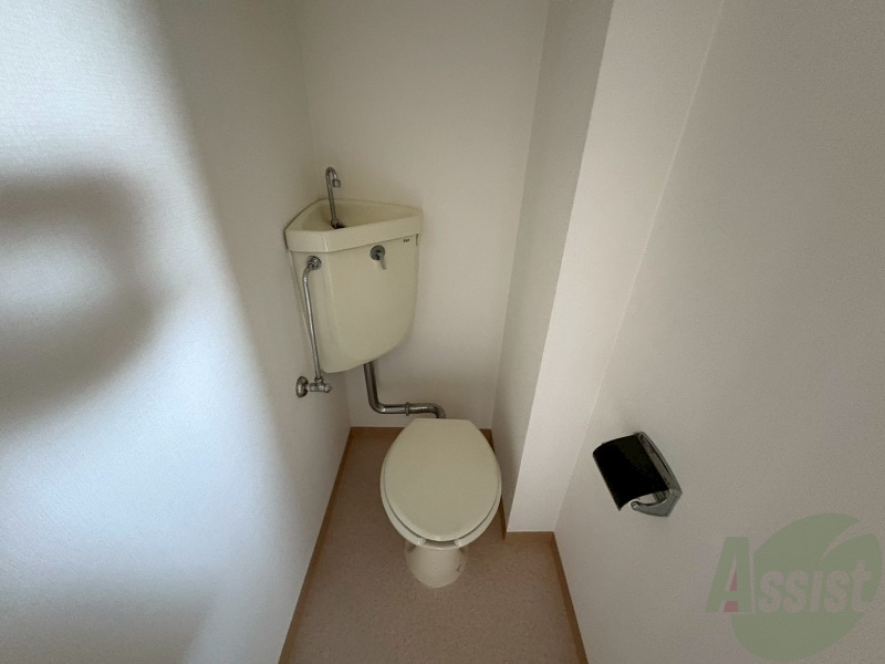 トイレ　こちらはトイレになります。十分なスペースがあります。