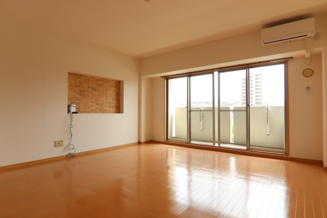 居室・リビング　※別室の参考写真の為、現況優先です。