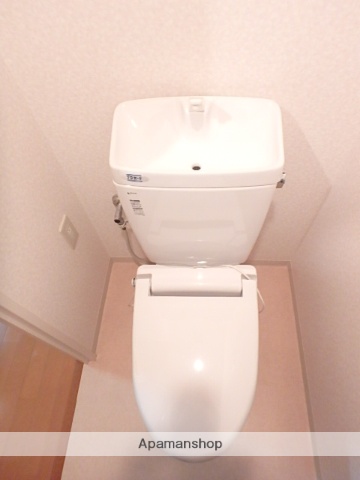 都営新宿線 西大島駅 徒歩2分 8階建 築18年のトイレ写真