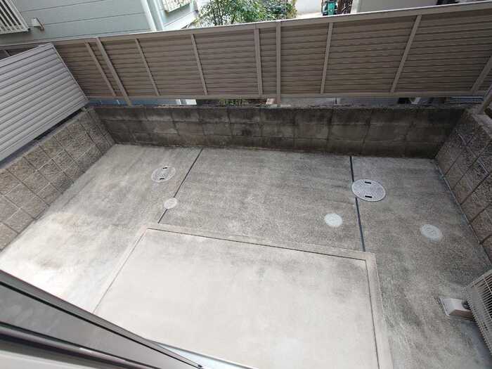 バルコニー　庭