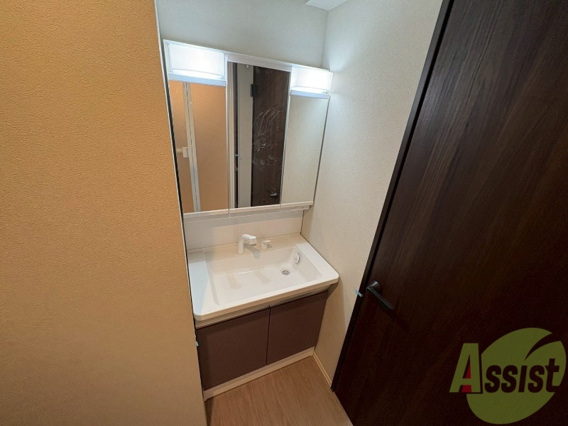 洗面設備　シャンプードレッサーで身支度もラクラクです！