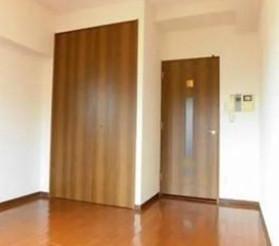 居室・リビング　別部屋の写真を使用しております。