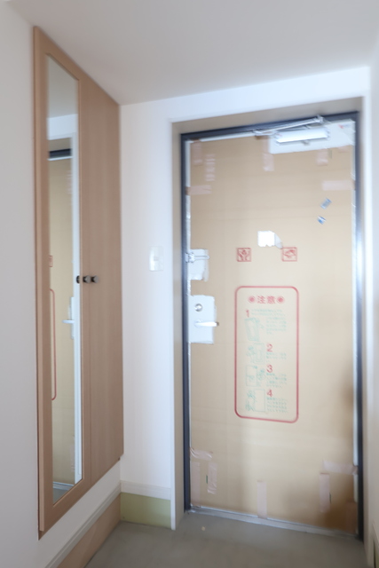 玄関　※３０３号モデルルームの写真になります。