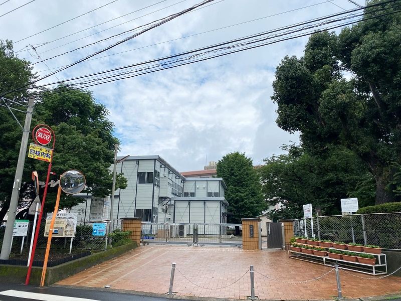 小学校　吉野小学校（小学校）まで290m