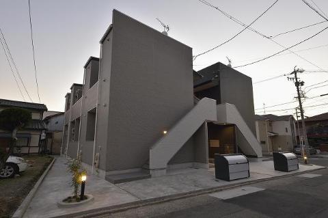 建物外観　外観写真（昼）