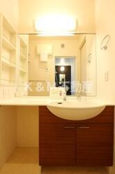 洗面設備　洗髪洗面化粧台?