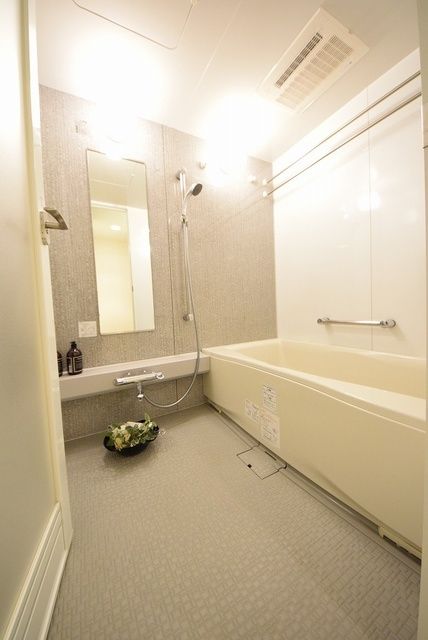 バス・シャワールーム　お問合せは(株)タウンハウジングレジデンス事業部【03-…