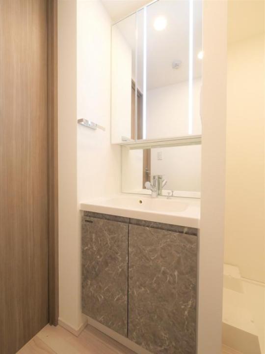 洗面設備　脱衣スペースもあります