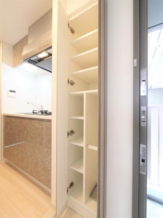 収納　玄関シューズボックスです