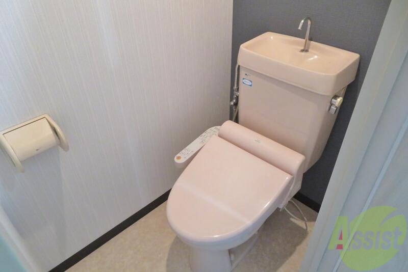 トイレ　お手洗いはお風呂から離れています。つかいやすくていいですね。