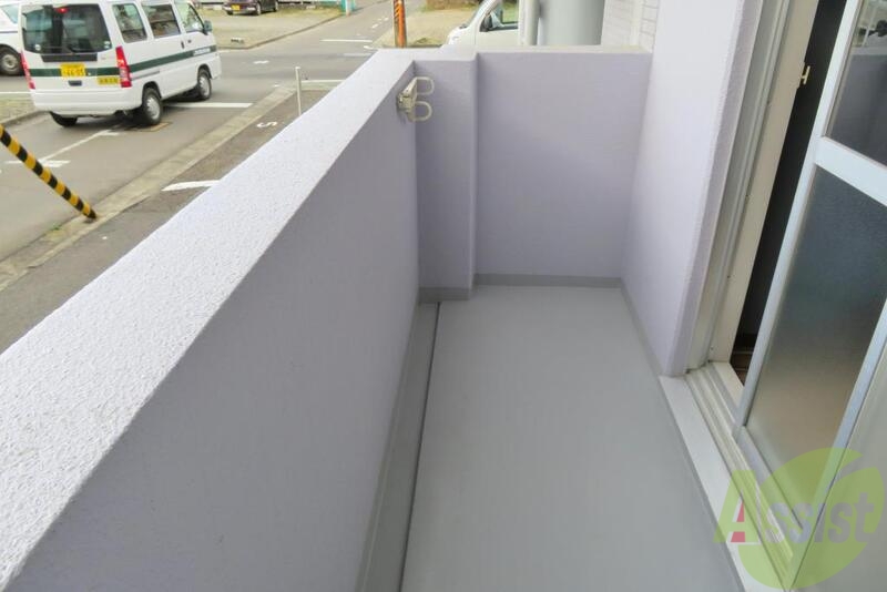 バルコニー　ベランダは南向きになています。すごく明るいベランダです。