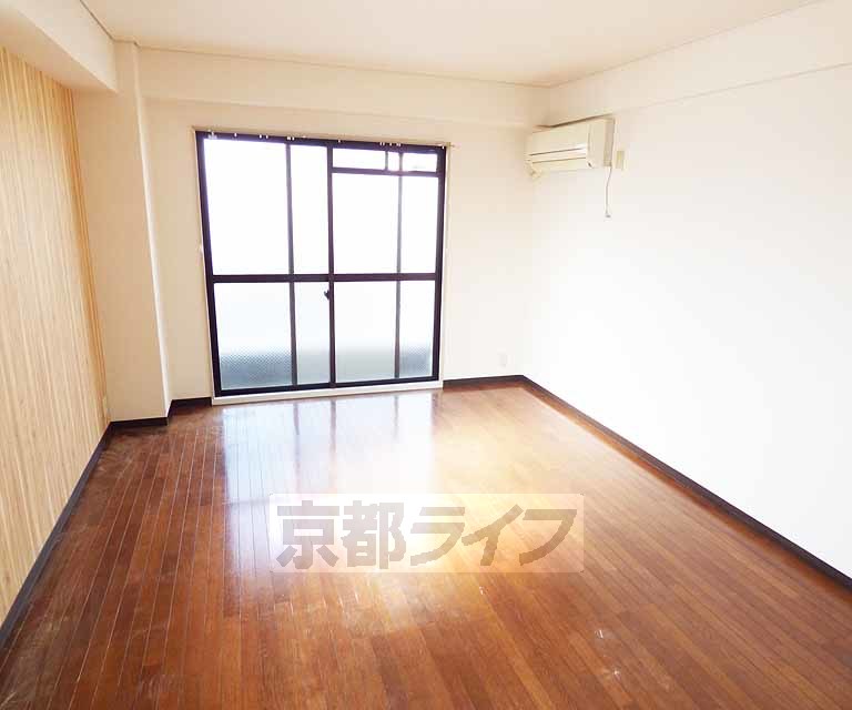 居室・リビング　綺麗な室内です。