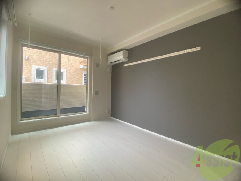 居室・リビング　洋室は６．３帖の洋室です。丁度いい広さですね。