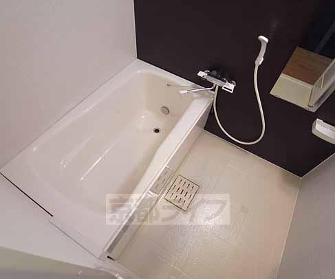 バス・シャワールーム　ゆったり浸かれます。