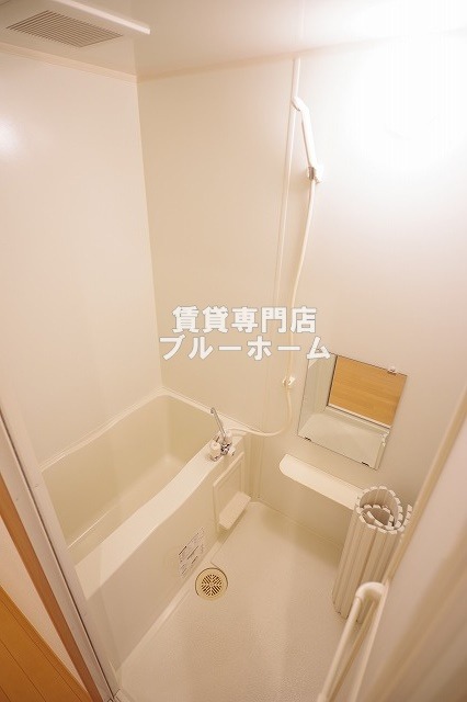 バス・シャワールーム　鏡のあるお風呂！