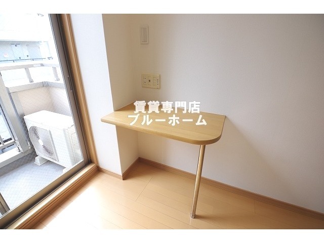 その他　ミニテーブル付！