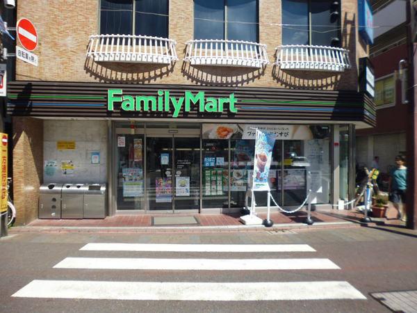 コンビニ　ファミリーマートサンズ大岡山駅前店（コンビニ）まで487m
