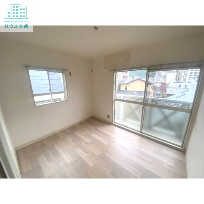 居室・リビング　※別号室の写真です