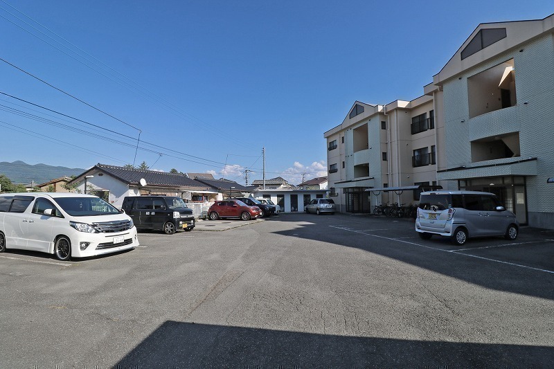 駐車場　駐車場