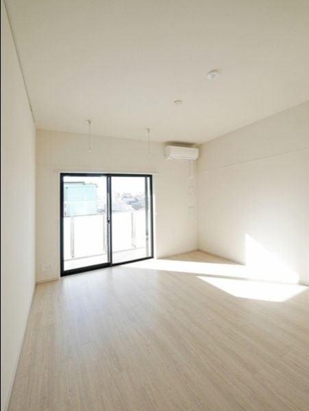 居室・リビング　居室イメージ（外観は階数によって変わります）